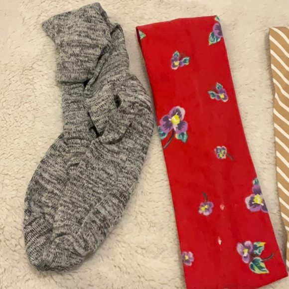 Set of four fabric athletic and spa headbands - Picture 3 of 4